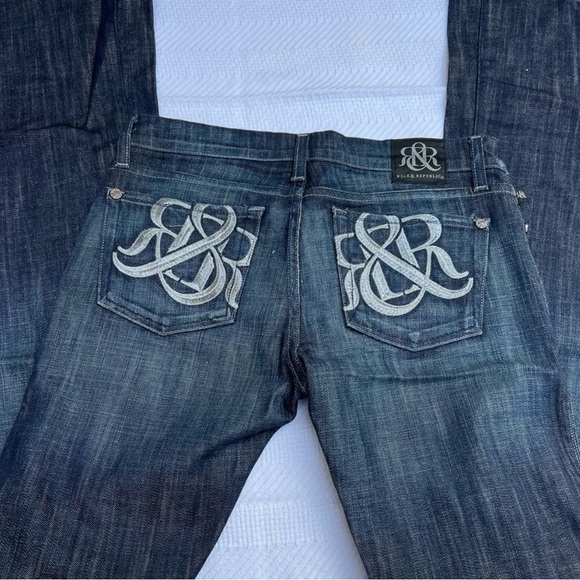 Rock & Republic Jeans Womens Sz 27 Kassandra Low-Rise Bootcut Logo Monogram EUC! - Picture 1 of 11